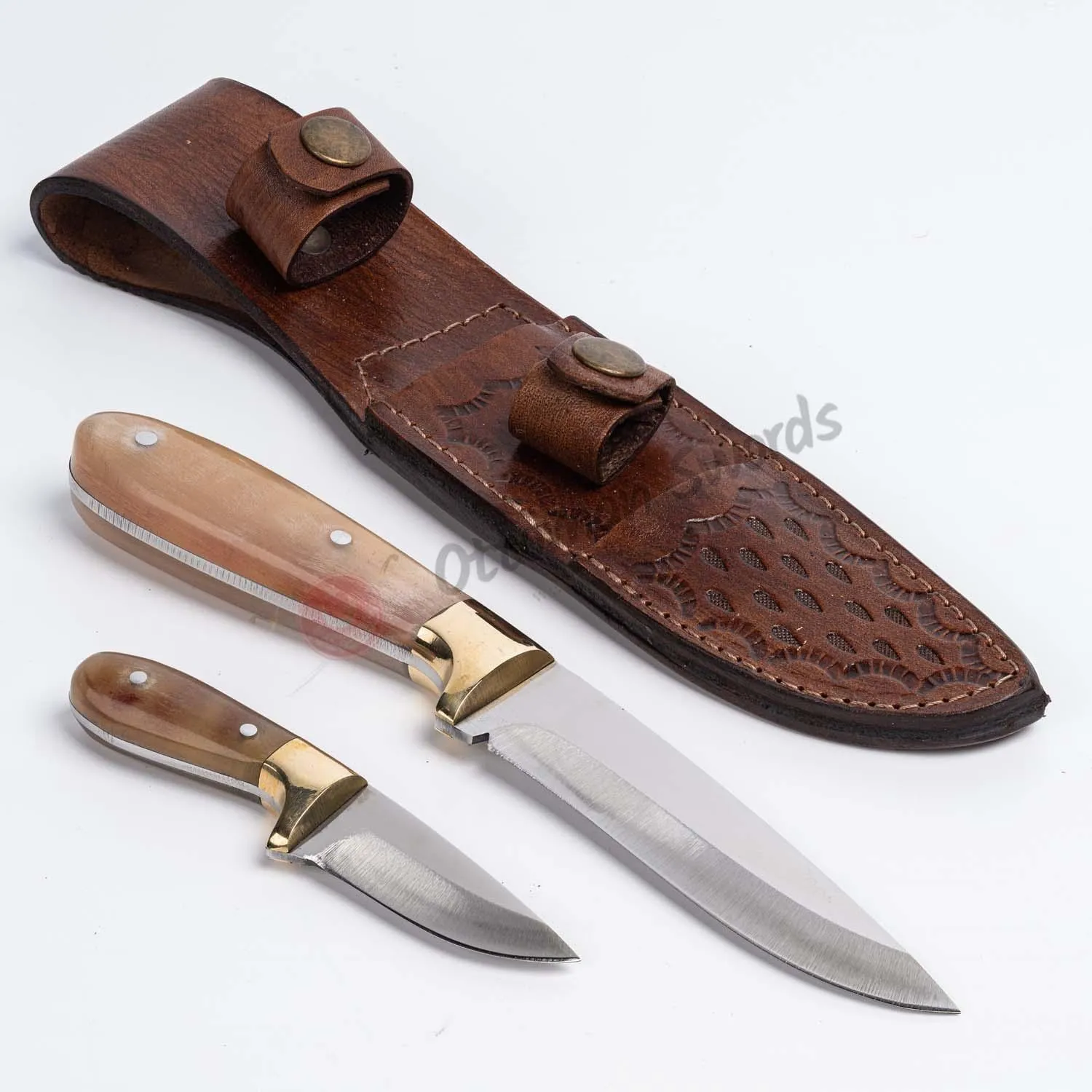 Ram Horn Crust Handles Hunter Knife Set Blond